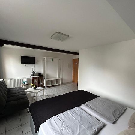 Mikroapartments Klarenthal Саарбрюкен Екстер'єр фото